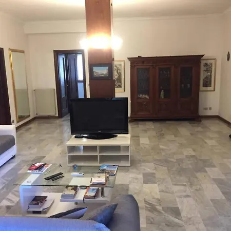 Spacious Apartament Near S. Peter!